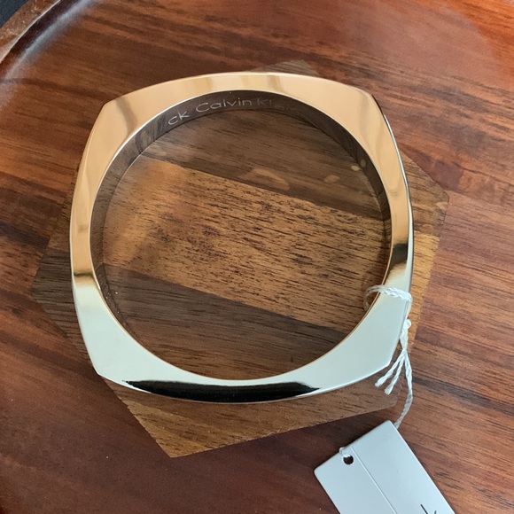 NWT Calvin Klein beige and silver bangle bracelet - Picture 3 of 7
